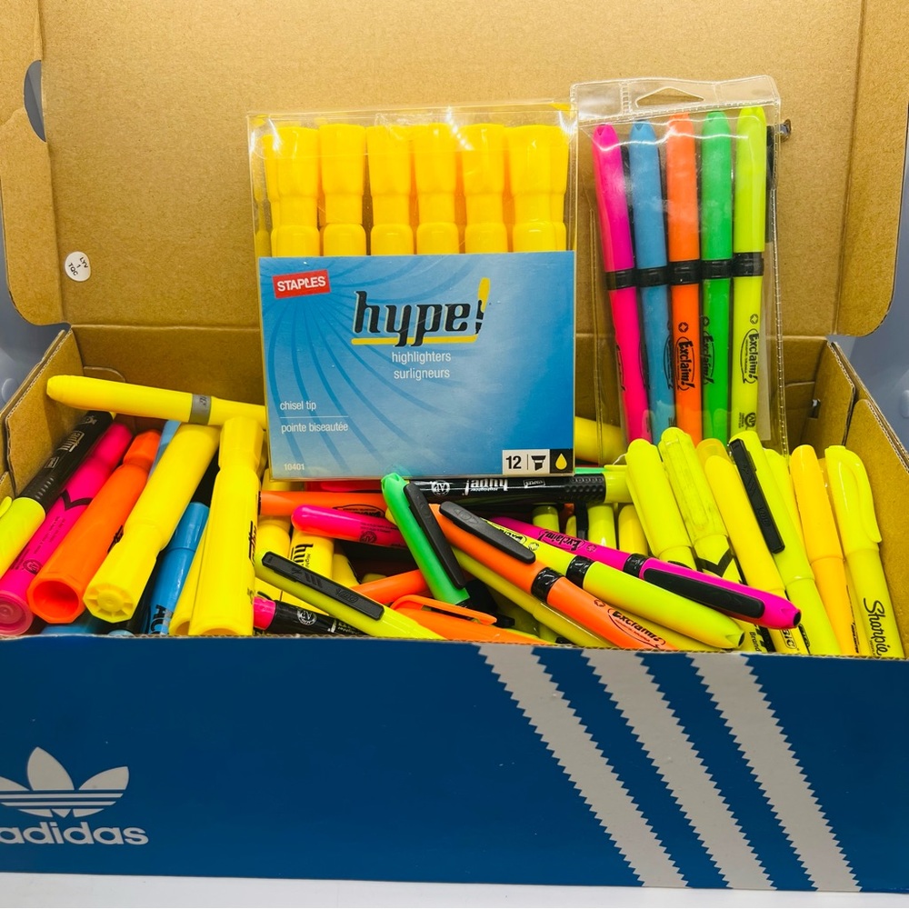NWT & Used Highlighters Bundle of almost 250 Yellow, Pink, Blue etc!!!